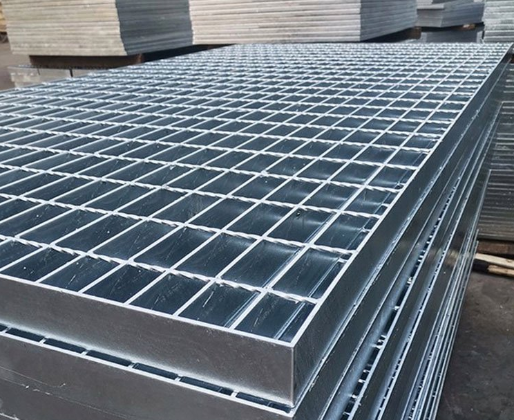不銹鋼鋼格柵G504/40/100W，表面拋光處理，1.2米寬